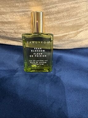 SAND + FOG Pear Blossom Eau de Parfum Oil - Green